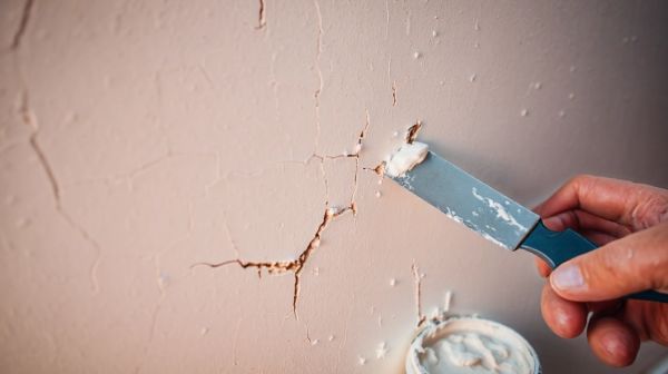 Top conseils pour restaurer les fissures dans le placo